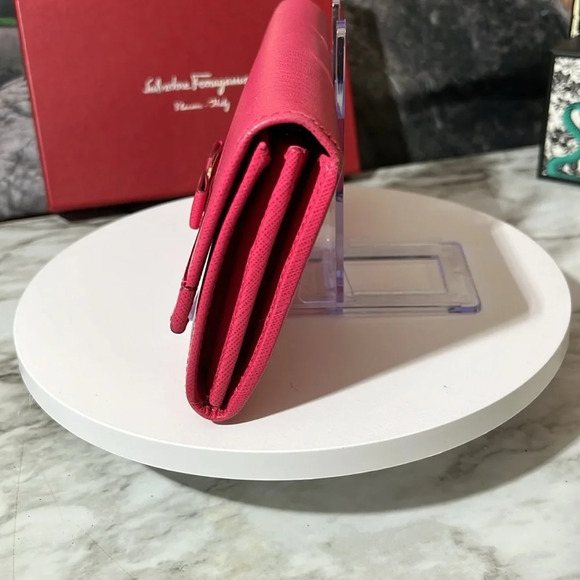 Salvatore Ferragamo Vara Bow Continental Wallet Pink with Gold Pinstripe. GUC - Picture 3 of 13